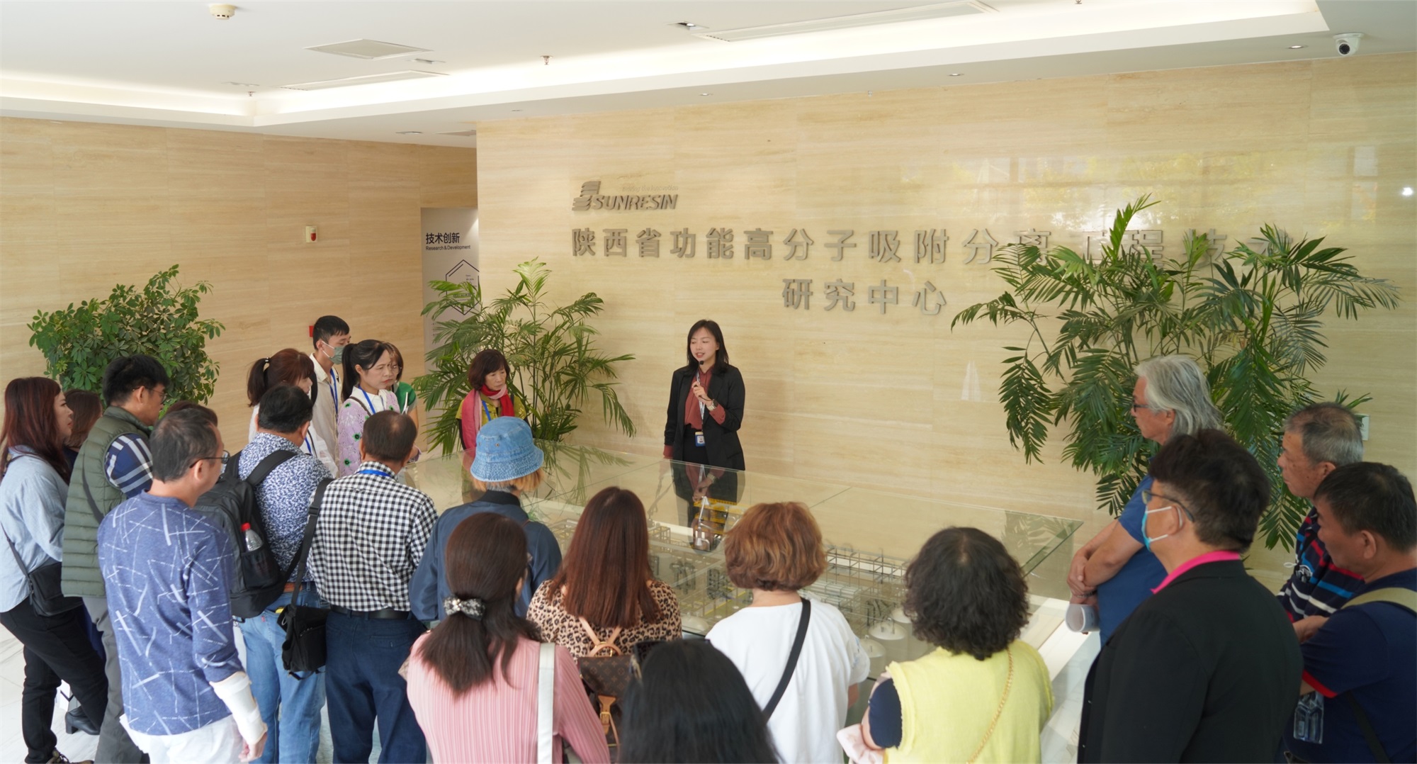 莘莘蓝海意，晓映两岸情